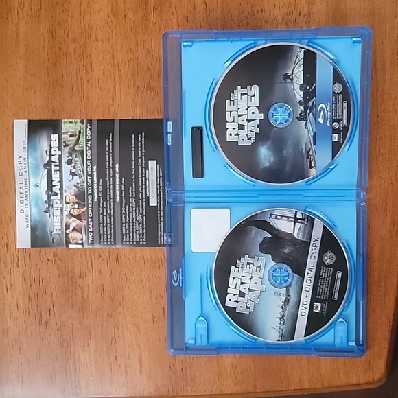 Rise of the Planet of the Apes Blu Ray Disc - Picture 4 of 5